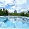 Very quiet apartment with lots of privacy and a tub on the edge of a national park!