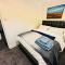 1 Luxe Exec Bedroom Apt Derby