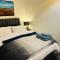 1 Luxe Exec Bedroom Apt Derby