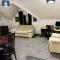 1 Luxe Exec Bedroom Apt Derby