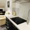 1 Luxe Exec Bedroom Apt Derby