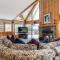 Spacious Cabin Sleeps up to 12 - Sky High #86