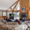 Spacious Cabin Sleeps up to 12 - Sky High #86