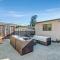 King Suite, 5 Queen beds Spacious Modern Home - Castro Valley