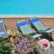 modern eingerichtete Villa mit Pool direkt am Meer - Castiglioncello