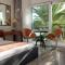 Refresh Boutique Apartments