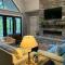 Waterfront 5BD/5BA Dock & 9P-Hottub