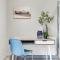 MK 2-Bedroom Contractors Gem, 5 beds, sleeps 6, free parking