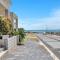 Oceanside at Christies Beach - Contemporary Comfort