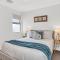 Oceanside at Christies Beach - Contemporary Comfort