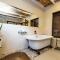 Fish Eagle Manor