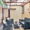 Heart of Henley - A Homey Hideaway by the Beach