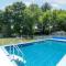 Lrge 5 BR 9 Beds Near DC-Pool, Hot Tub, Gym, Game Rm, Fire Pit