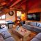 Slope-Side Chalet w/Jacuzzi, Home Cinema, for 16 Guests