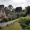 Graziers Cottage - character Cotswold cottage with inglenook, parking and pub nearby