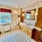 Osmund House, Salisbury Sleeps up to 19 - Salisbury