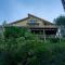 Log Cabin with Private Hot Tub on Wenatchee River! - 莱文沃思