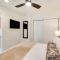 Waipouli Beachfront Condo with Balcony and Ocean Views