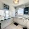 Magnifique appartement en front de mer avec parking et Wi-Fi à Granville - FR-1-361-516