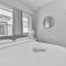 The Maverick - Luxurious Apartment - Free Parking - 2 Miles From Boston Logan Airport