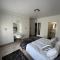 Cozy 2-Bedroom apartment with backup power - Stilbaai