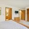 Enjoy this spacious three bedroom three bathroom Highridge Condo B1 Enjoy this spacious three bedroom three bathroom Highridge Condo B1