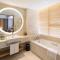 Crowne Plaza Shanghai Anting-Auto City - 15 Minutes drive to F1 - Jiading