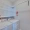 Townhome with 2 Decks Walk to Ocean! - كيور بيتش