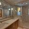 Big John at Alpine Meadows by Tahoe Getaways - Mountain Views, Cozy Fireplace, Shuttle to Slopes! - 阿尔卑斯山草甸