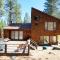 Basque Lodge at Northstar by Tahoe Getaways - Pet-Friendly 5BR w Free Shuttle & HOA Amenities - تروكي