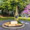 2 Bedroom Home away from Home near CBD & private parking