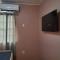 Upstairs 2 Bedroom Avalon Regia Apartment - Джорджтаун