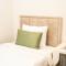 Merak Rooms & Caffe Bar
