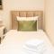 Merak Rooms & Caffe Bar