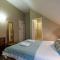 Marshlands House, Sleeps 16 - Country barn with hot tub