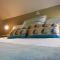 Marshlands House, Sleeps 16 - Country barn with hot tub