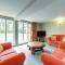 Marshlands House, Sleeps 16 - Country barn with hot tub