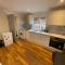 One Bedroom Annex with Private Entrance - Morden