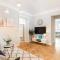 Plac Zamkowy - Apartment with City View by Noclegi Renters