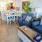 Charming 2 Bed South End Beachfront Condo at Popular Seawinds - جزيرة ماركو