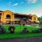 Amazing location, close to everything, 7 minutes airport and isla verde beach