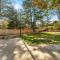 The Mtn Retreat- Steps to Palmer Park and playground, Central COS, Great location