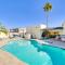 5 Mi to Lake Havasu Bright Cottage with Fire Pit!