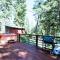 Pioneer Lake View- 4BR Easy Walk to Town Private Hot Tub - Sleeps 11