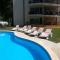 Club Topaz Apartments