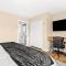 New! Modern Upper Flat near Downtown Roseville