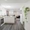 City Centre Unit Overlooking Ryrie Street!