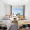 City Centre Unit Overlooking Ryrie Street!