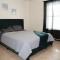 Modern 2 bed 2-bath next to University UTRGV - Эдинберг