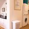 Resort Style home close to the Beach with Pool, Sauna and Pizza Oven - سيدني